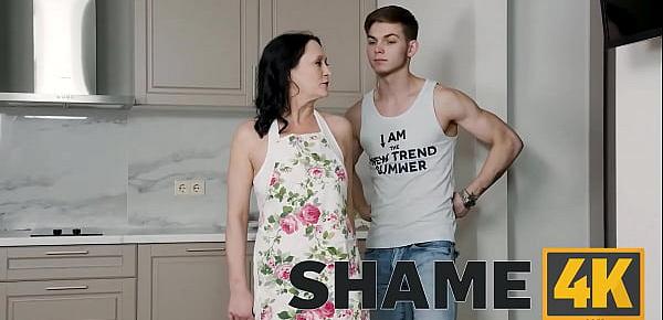  SHAME4K. Stud lures an older woman into having a kinky sex with toys